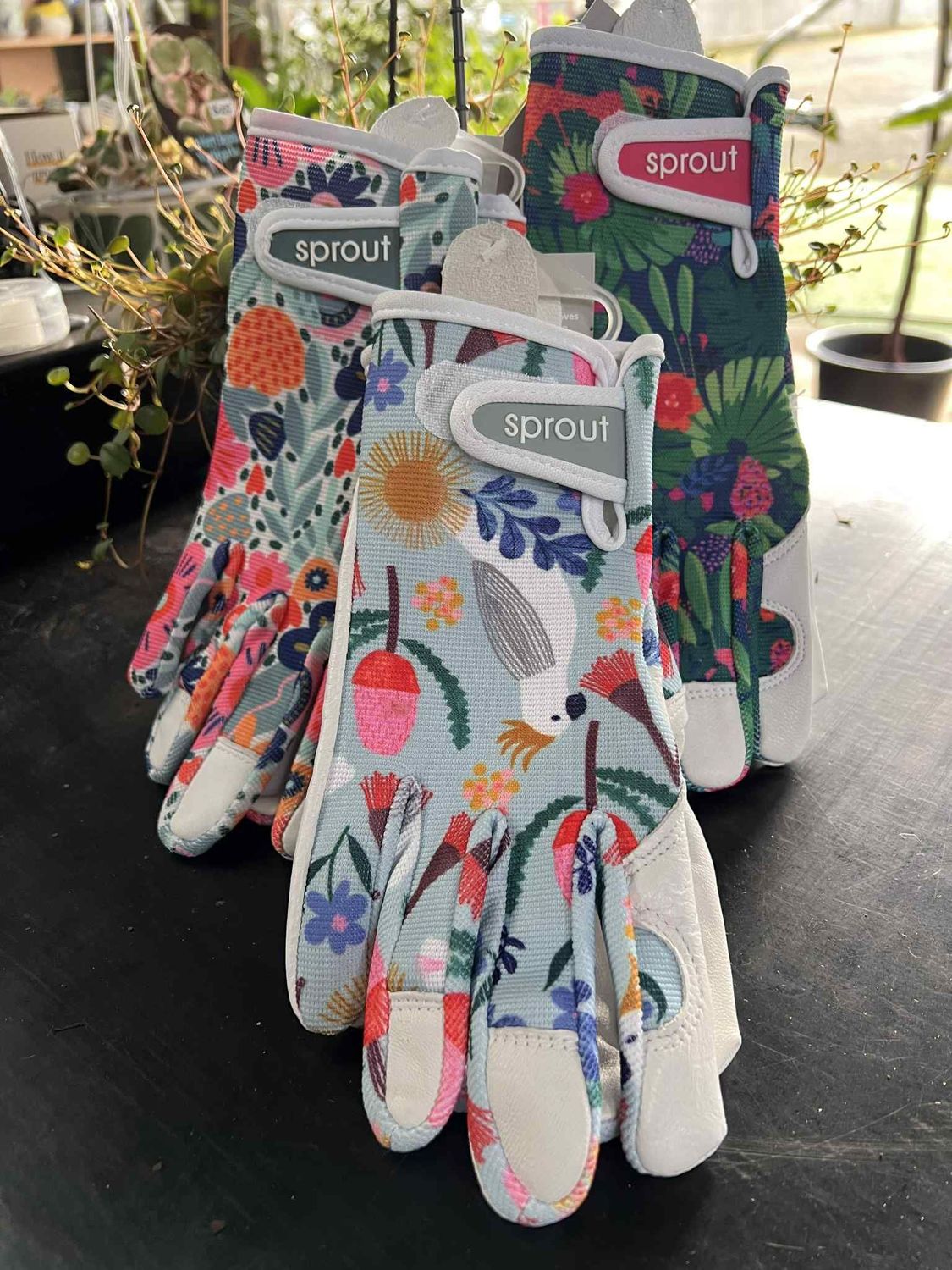 Goat skin gardening gloves