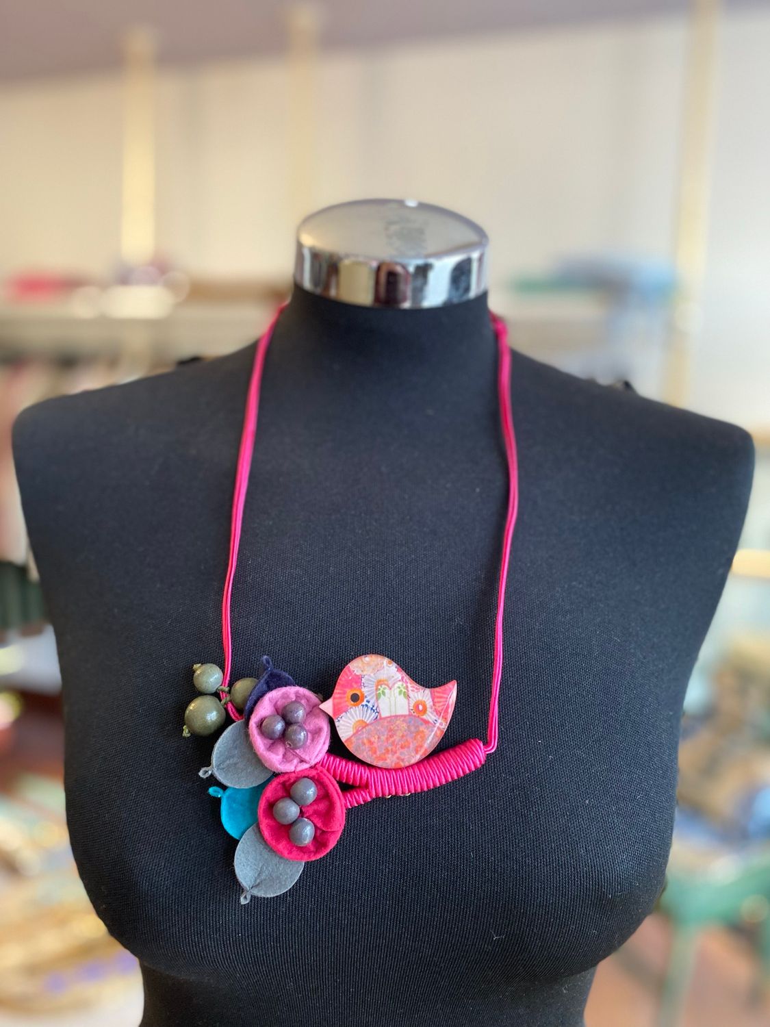 Collana resina e feltro