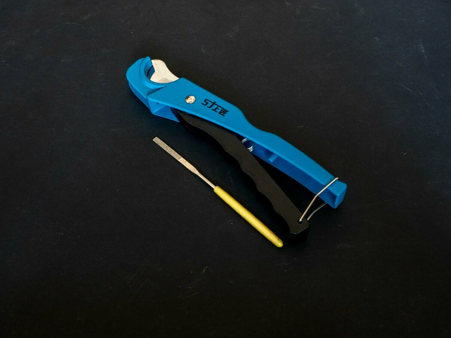 Neon Flex Cutting Tool