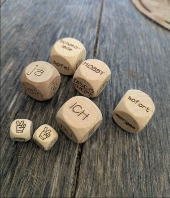Würfel und Spielzubehör