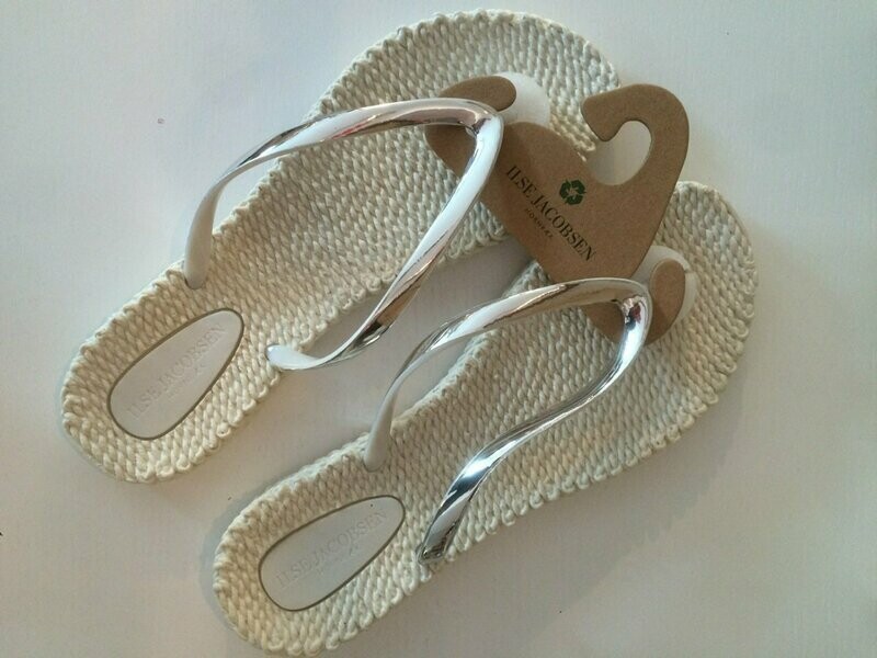 Flip-Flops von Ilse Jacobsen mit Silberriemchen Farbe: Elfenbein/ creme