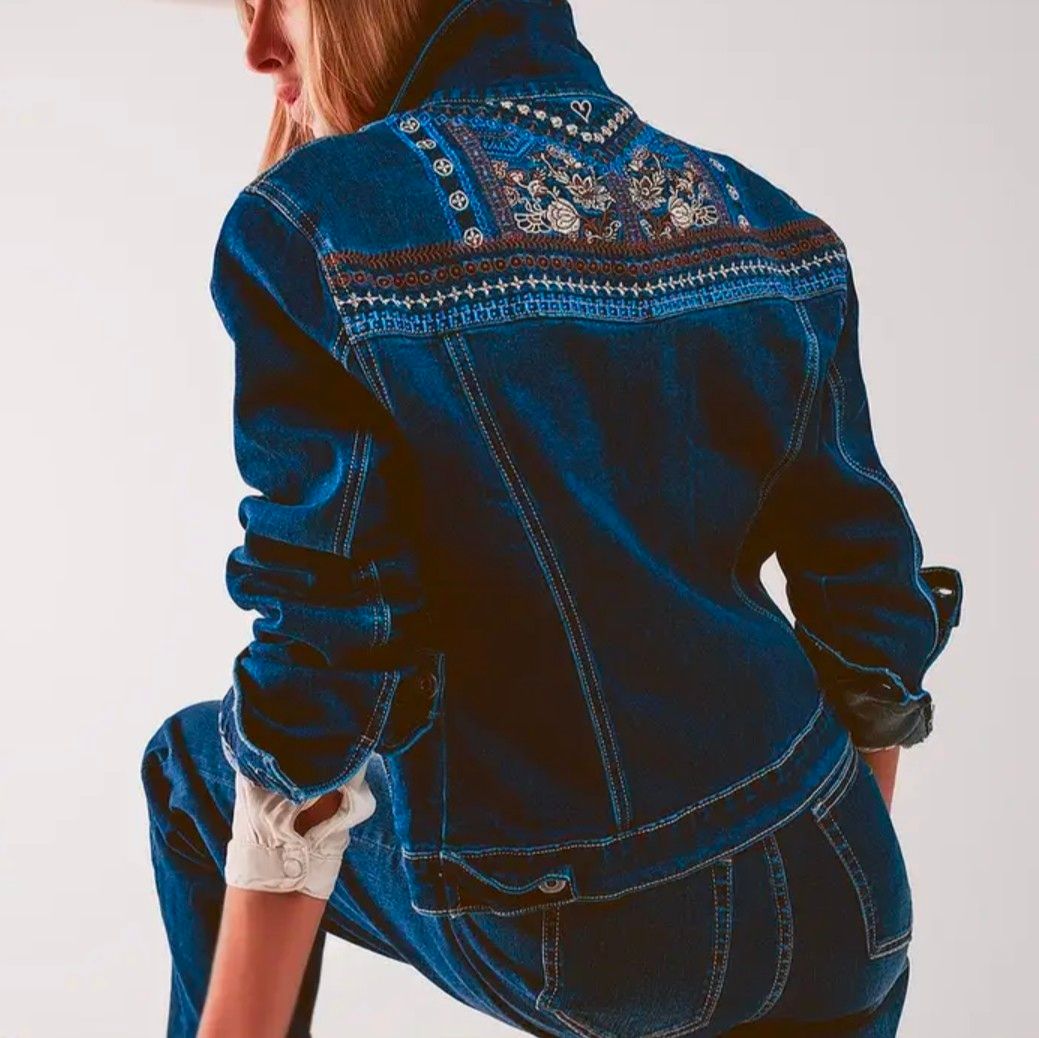 Jeansjacke bestickt