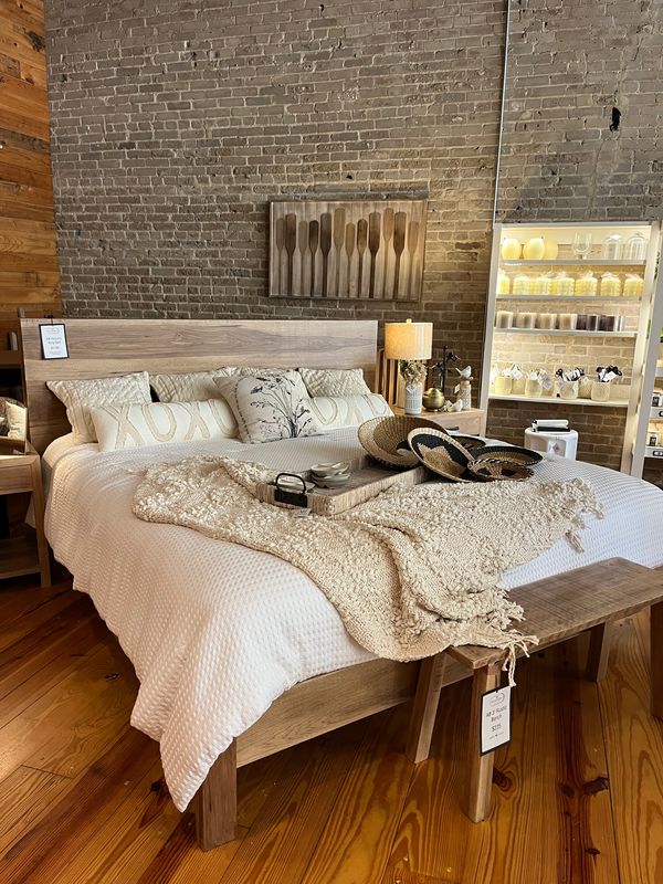 AB Hickory King Bed