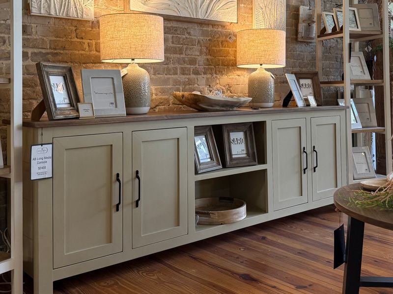 AB Long Media Console