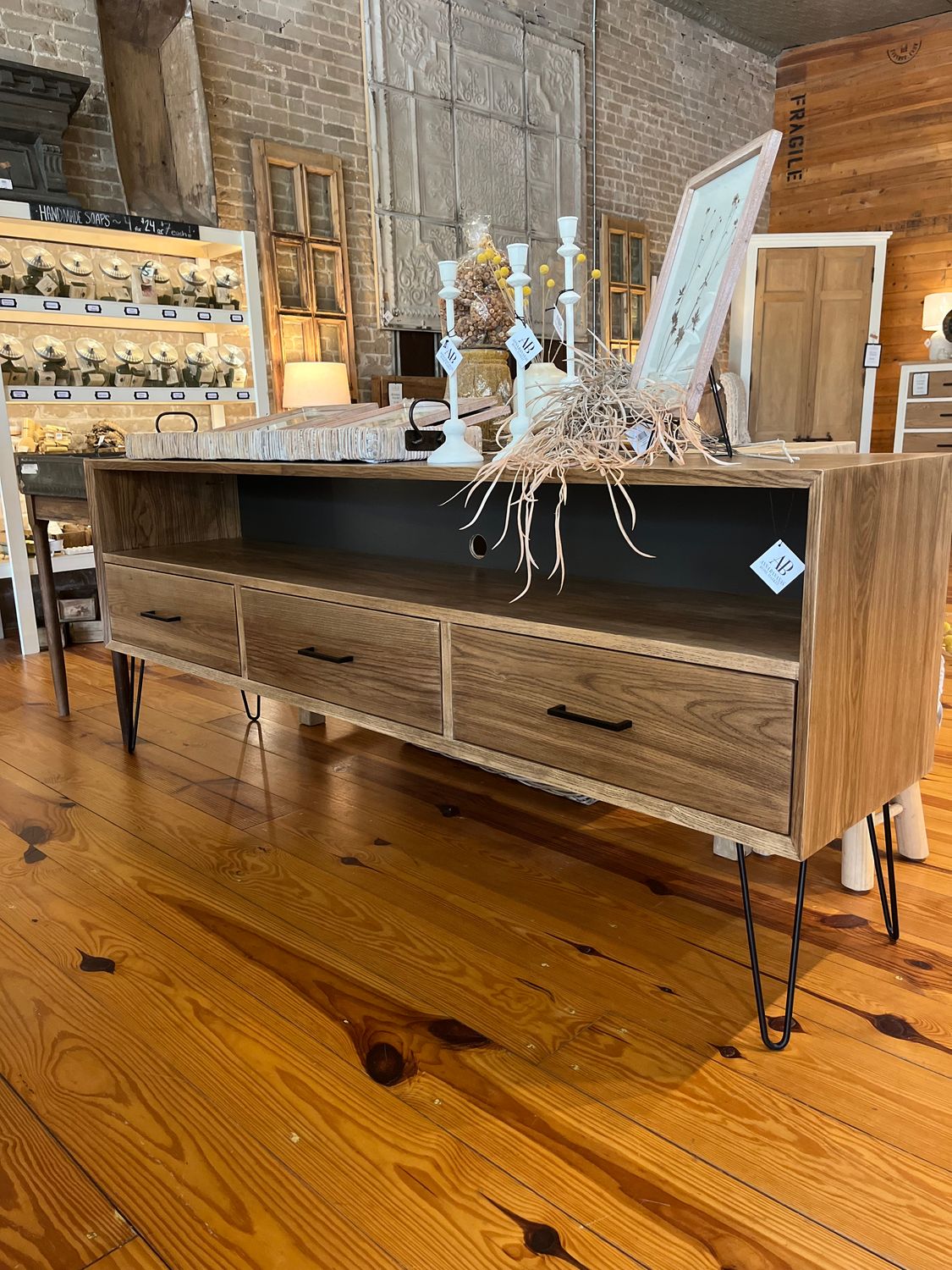AB Beresford Console