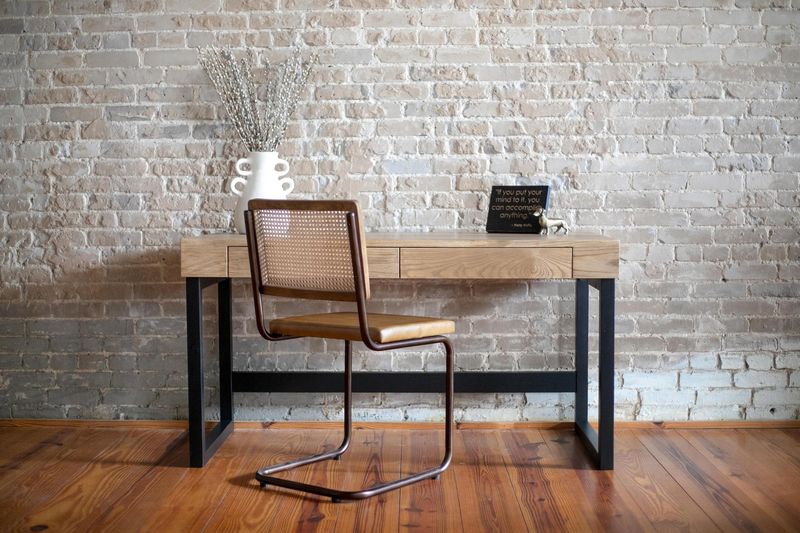 AB Modern desk