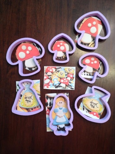 Alice in Wonderland (Set of 7)