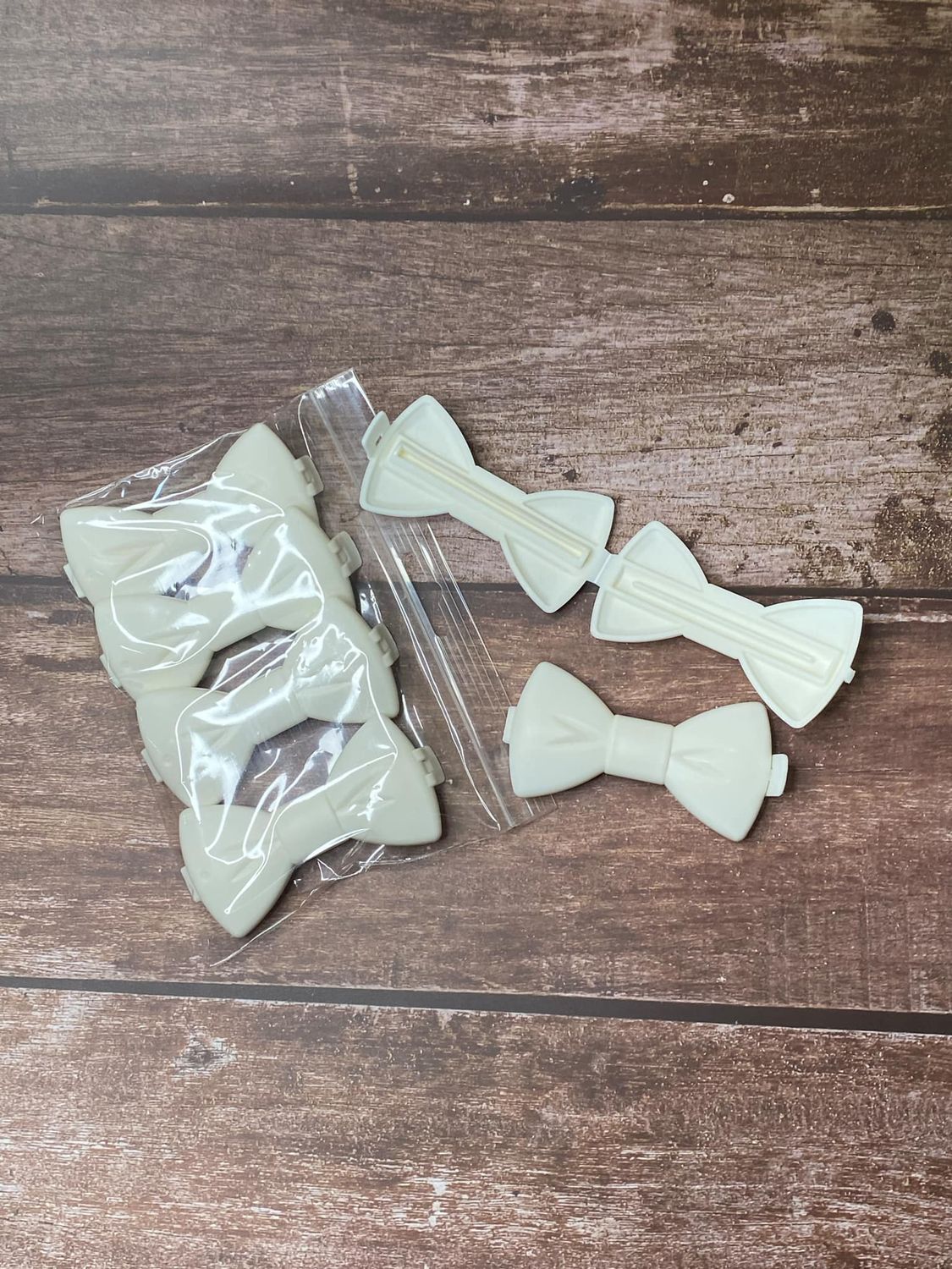 Bow Shaped Bag Clip (4 pack)