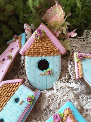 Teri Birdhouse 06