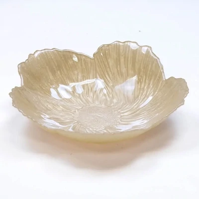 Magnolia Glass Serving Bowl