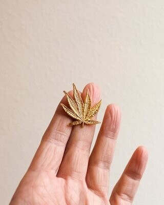Hemleva Cannabis Leaf Pin (CATT)