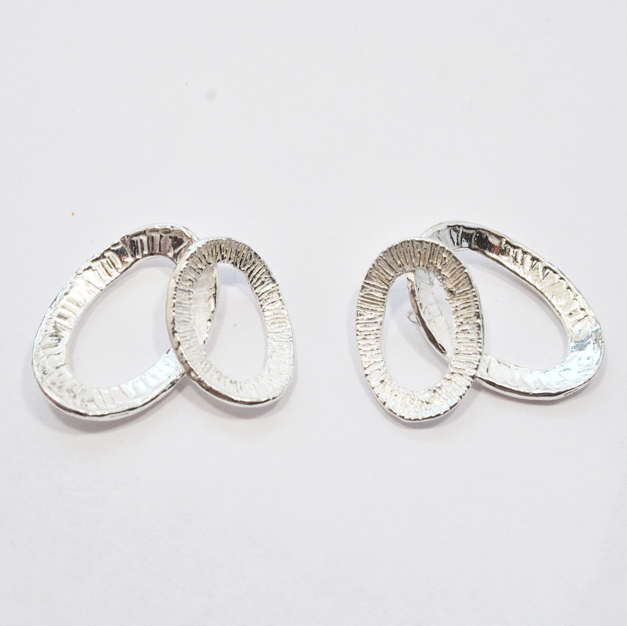 Orecchini a lobo in argento 925_L17O1