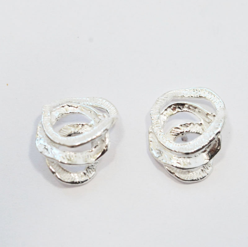 Orecchini a lobo in argento 925_L22O1
