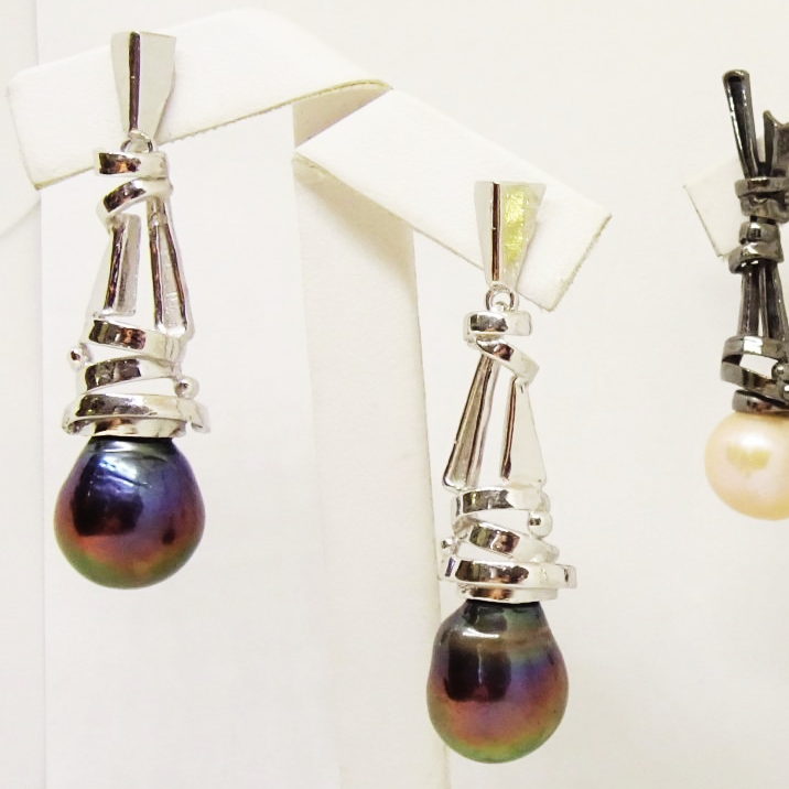 Orecchini pendenti in argento 925  con perla d'acqua dolce_L27O2