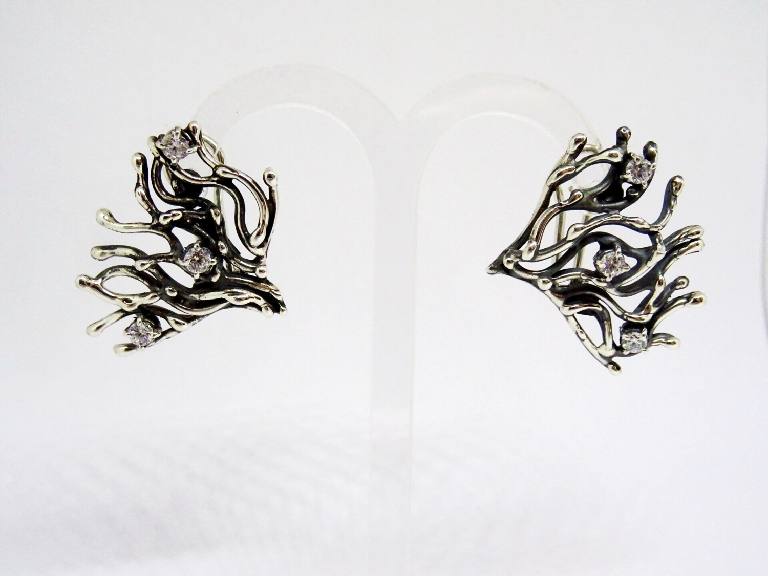 Orecchini a lobo in argento 925 brunito con zirconi_L34O5