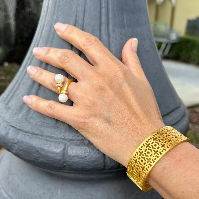Betty Carre Savini Pearl w/CZ Ring (Adjustable)