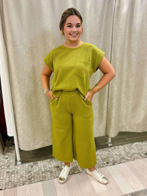 All About It Set w/Cropped Wide Leg