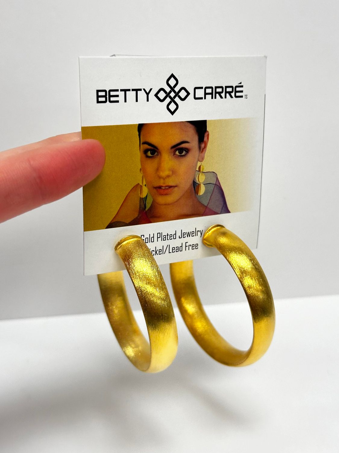 Betty Carre Shira Mid Size Hoop