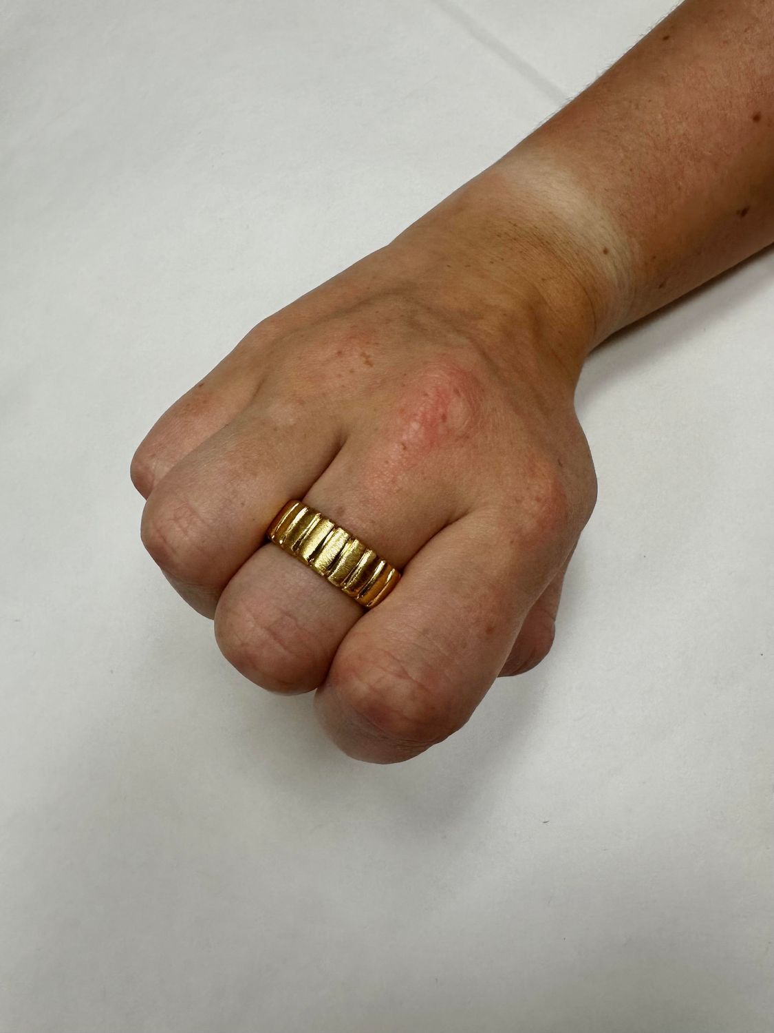 Betty Carre Rashi Detail Band Ring
