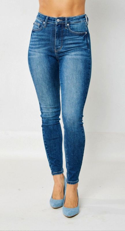 Judy Blue Downtown HW Tummy Control Skinny, CURVY