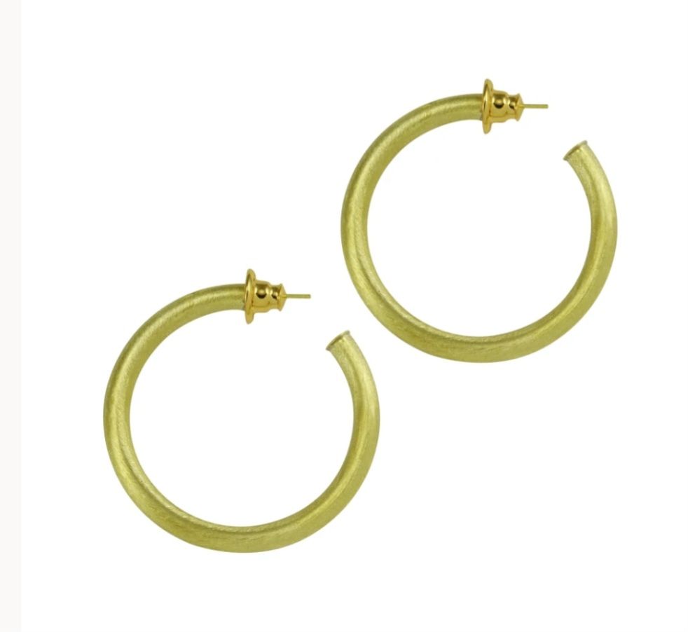Betty Carre Lucy Mid Size Hoop Gold