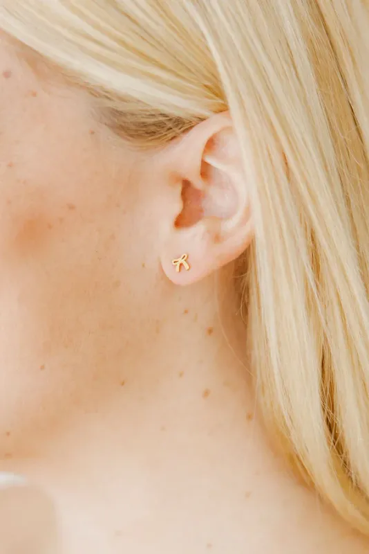 Linny Co Screwback Stud Earrings - Ruby Bow