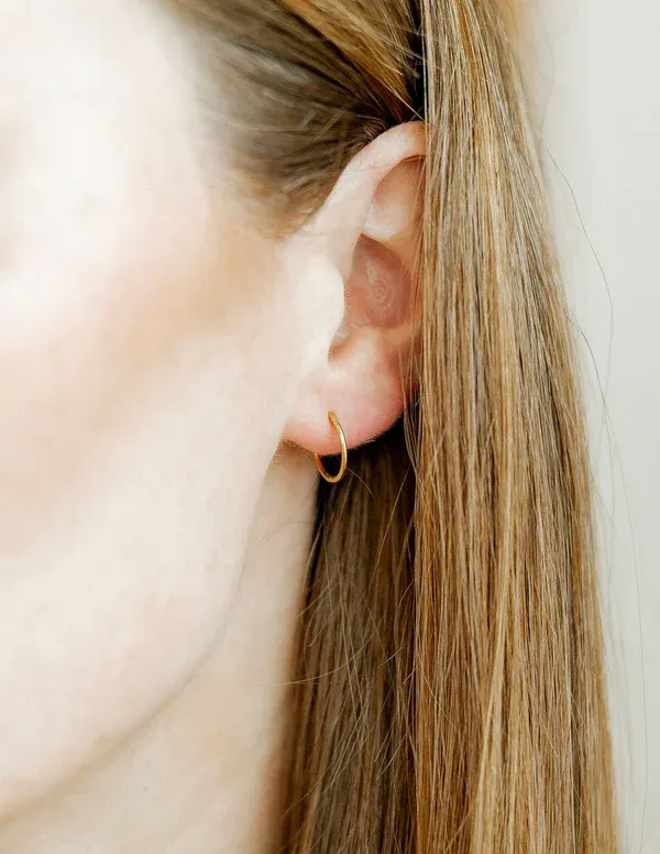Linny Co Screwback Stud Earrings - Ava Gold 8mm