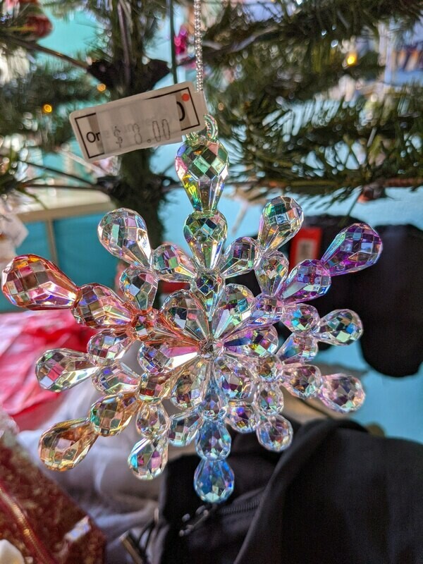 Rainbow irid snowflake orn 180