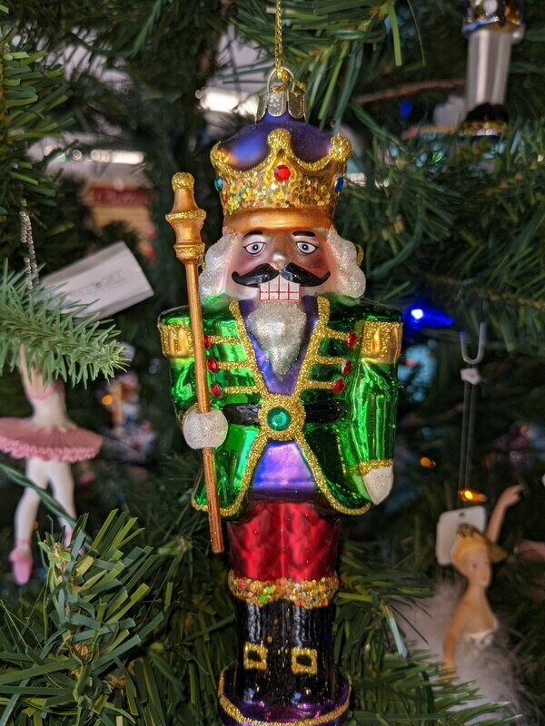 Nutcracker glass orn 180