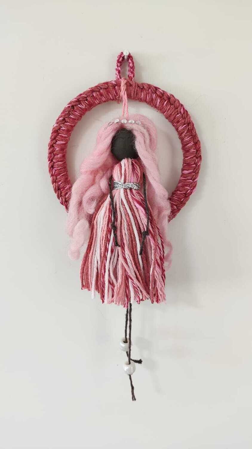 Adorno de macramê - Boneca