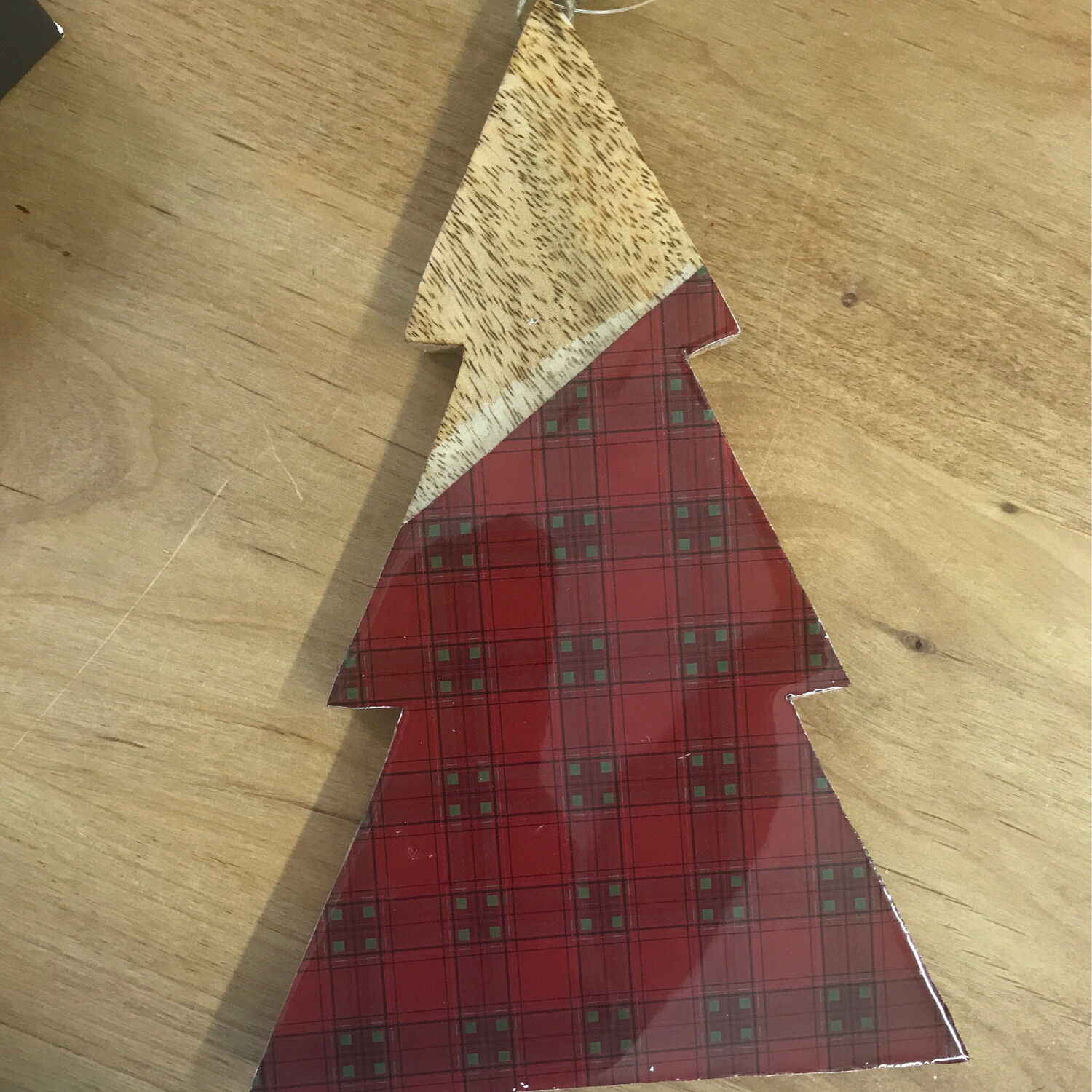 8&quot; Plaid Embossed Tree