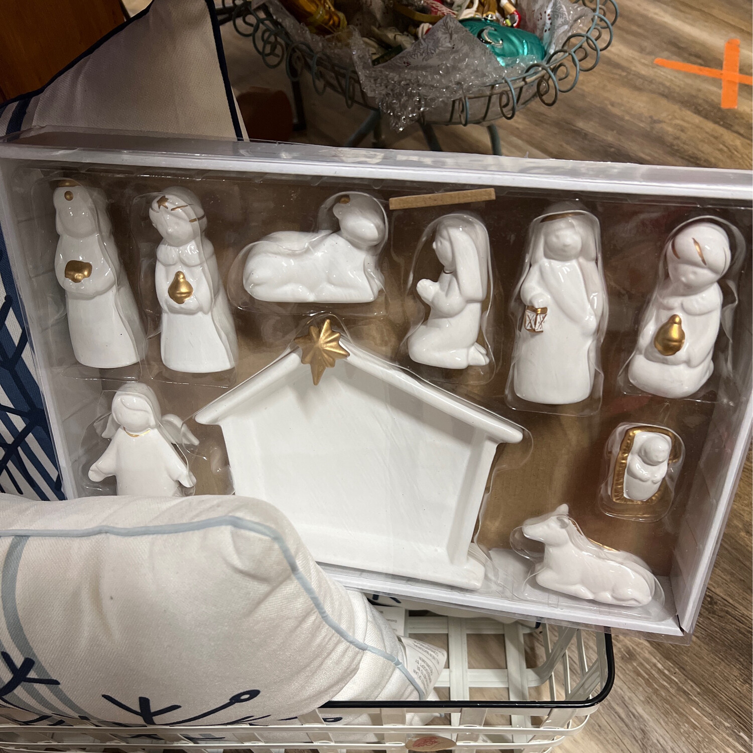 8" Gold & Ivory Nativity Set 8" Gold & Ivory Nativity Set