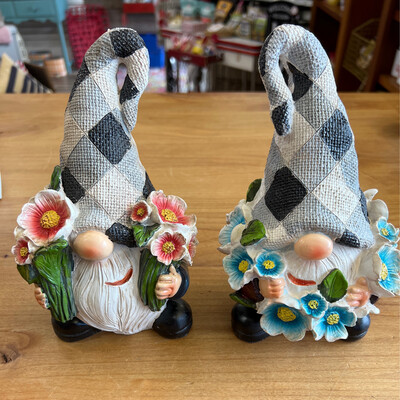 8" Plaid & Floral Gnomes