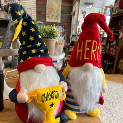 Sitting Hero Gnomes
