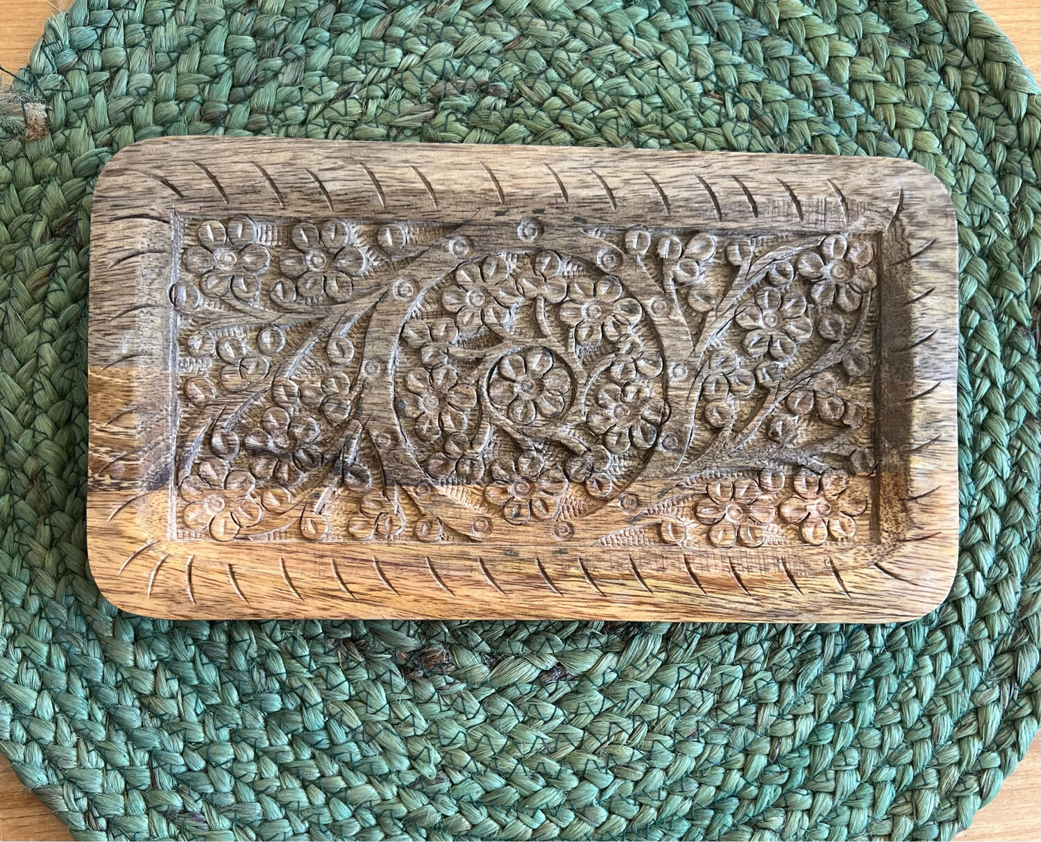 10" x 6" Mango Carved Tray