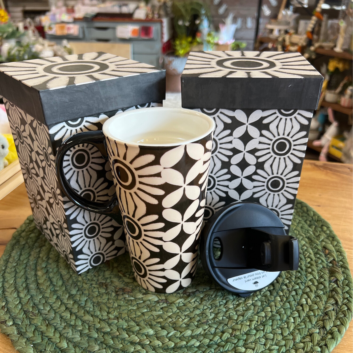 Daisies 17oz Ceramic Travel Mug
