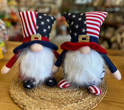 11" Flag Gnomes