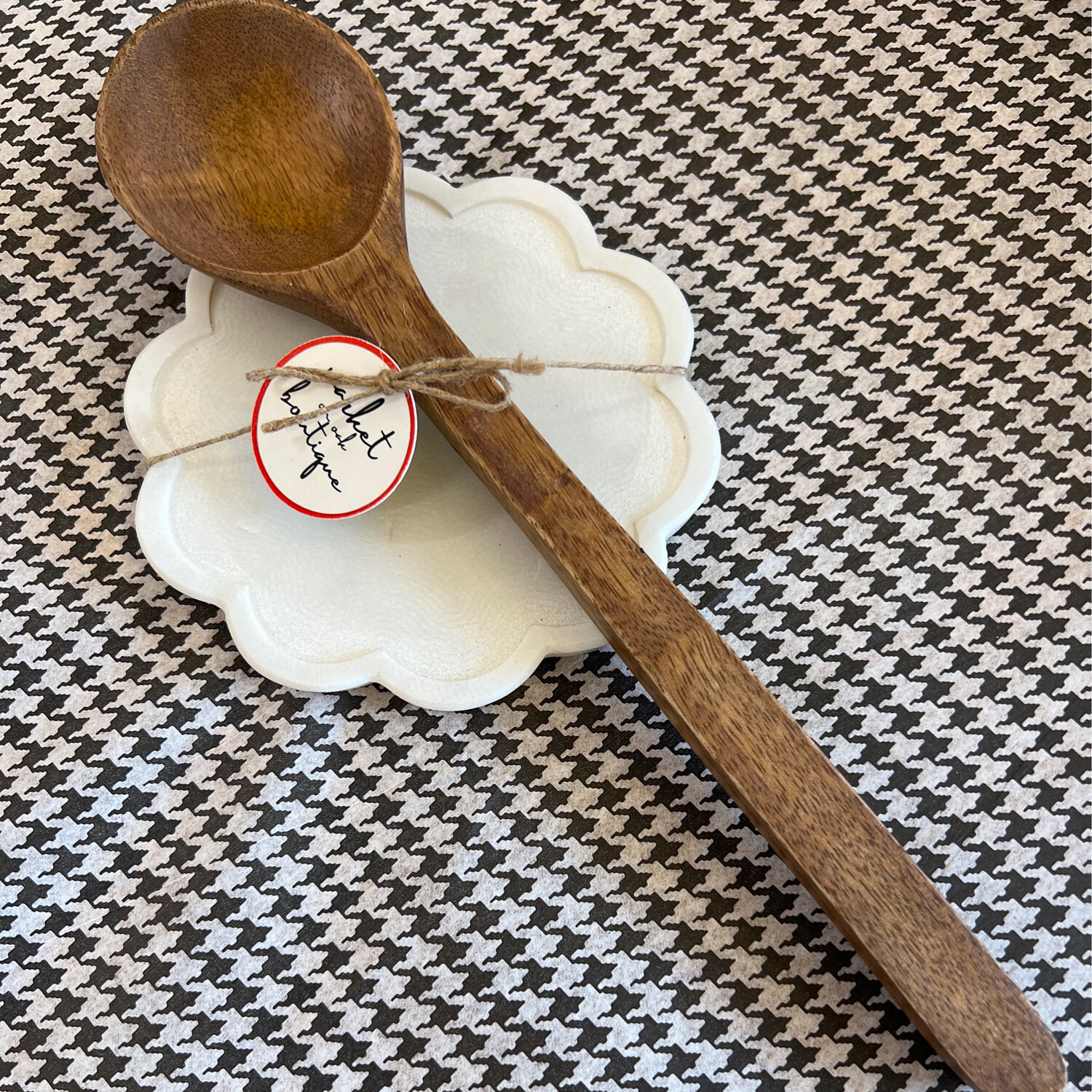 Scalloped Marble Rest & Wood Spoon Set