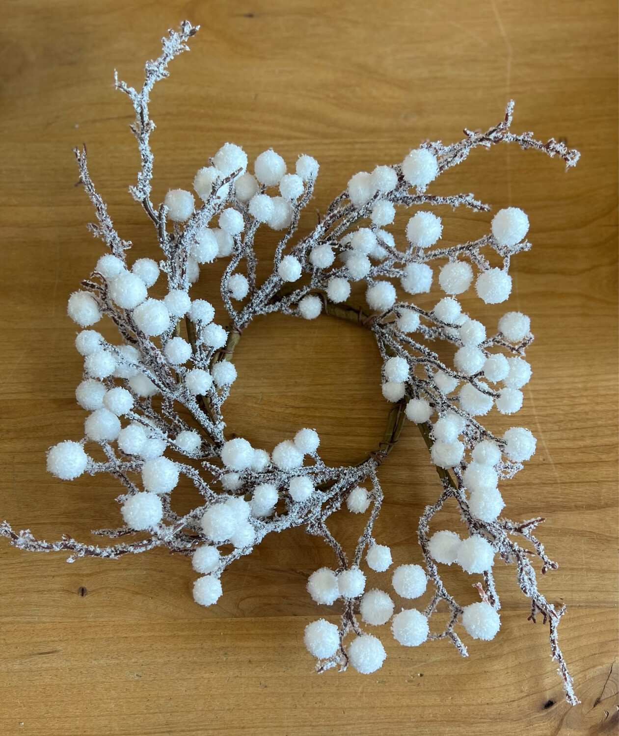 15&quot; Whte Flocked Berries Wreath
