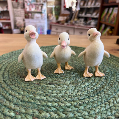 4" Flocked Ducklings