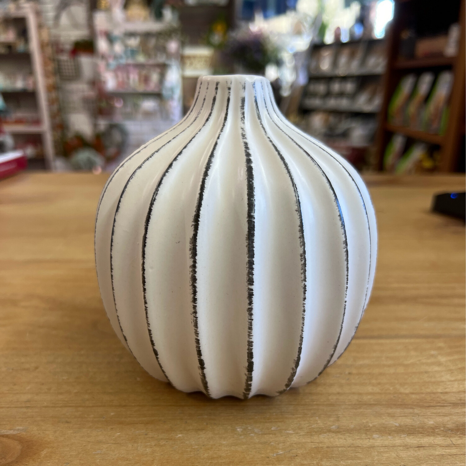 5.5&quot; Ribbed Vase