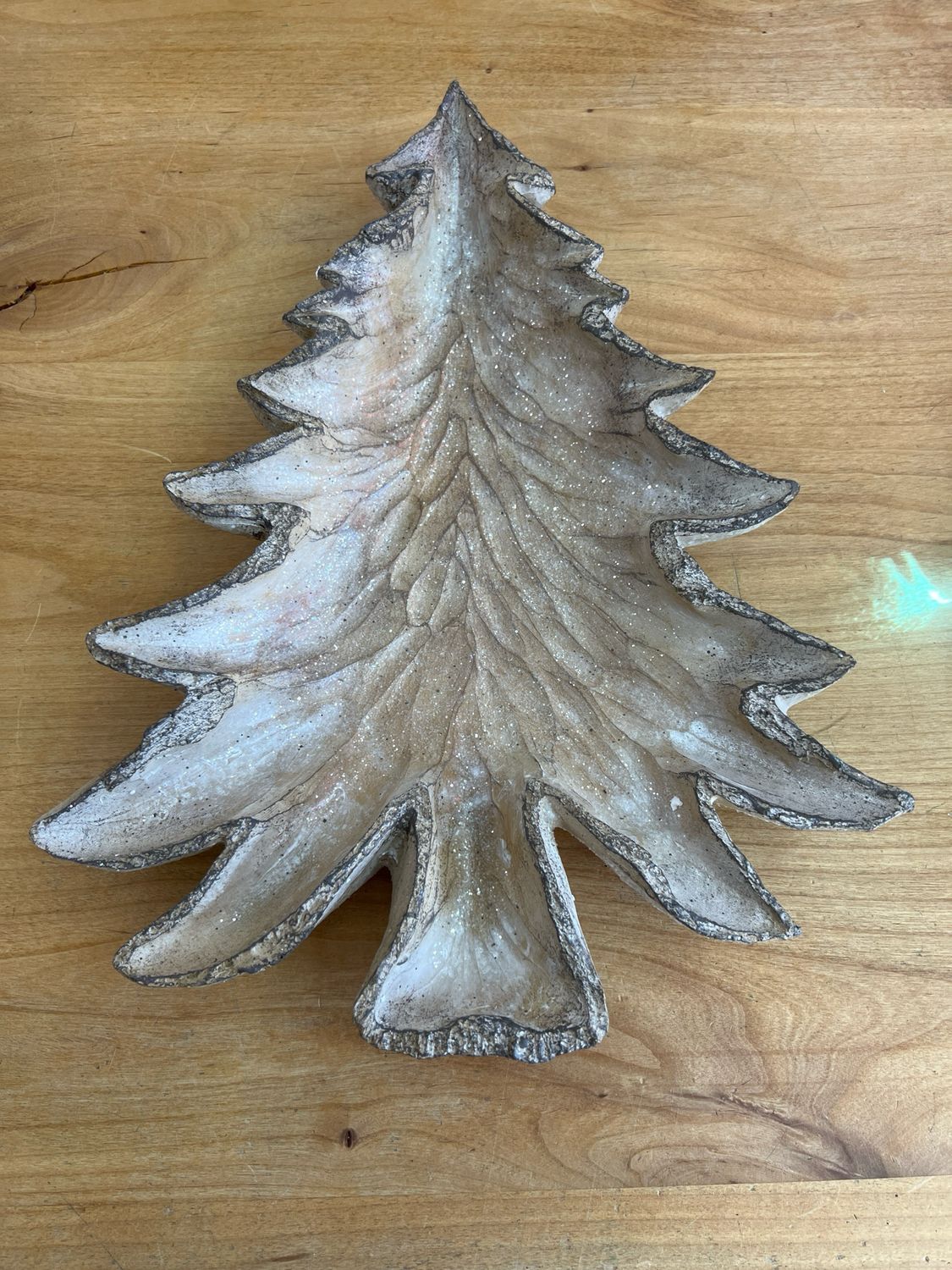 14-1/2&quot; Carved Tree Plate