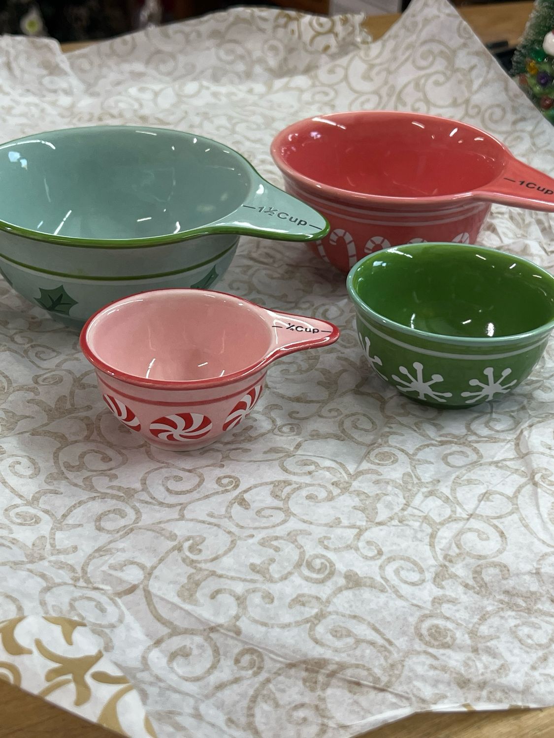 Set/4 Holiday Stoneware Measuring Cups