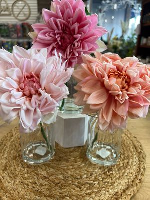 10" RealTouch Dahlias