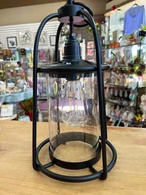 Plow &amp; Hearth Franklin Solar Lantern