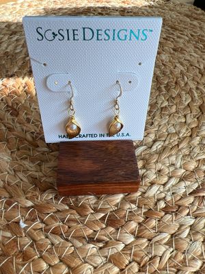 Gold Lily Pearls Earrings Gold Lily Pearls Earrings