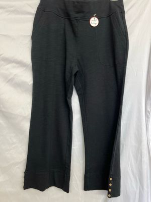Black Side Button Capri Pant Black Side Button Capri Pant