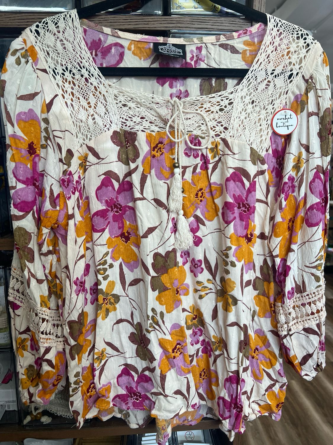 Angie Lace & Floral Angie Lace & Floral