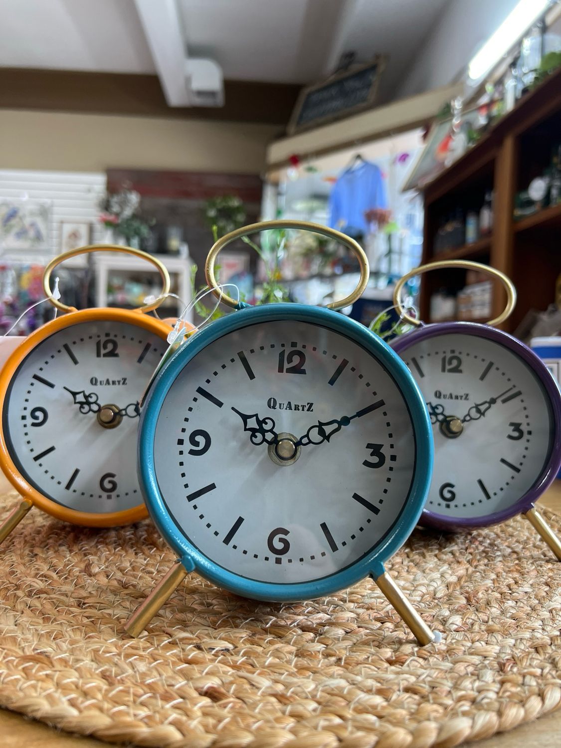Round Metal Table Clock