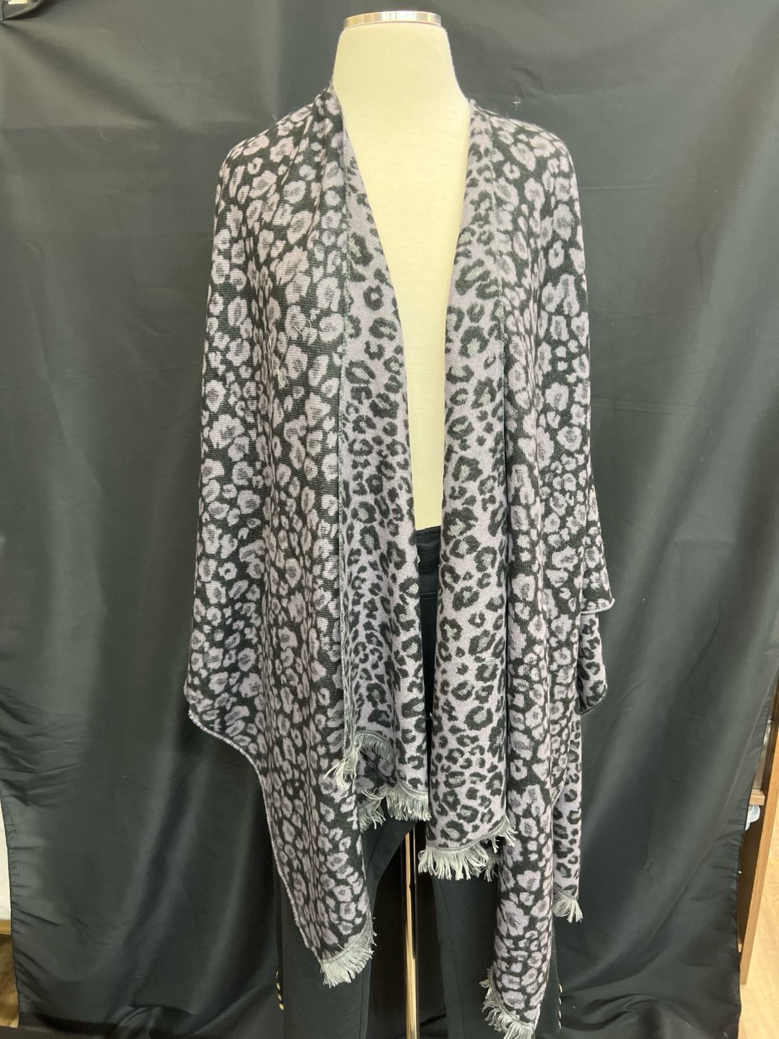 Reversible Black &amp; Grey Cheetah Wrap